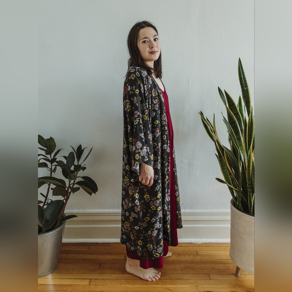 Floral Black Long Kimono Warbler From Birds Of Noth America